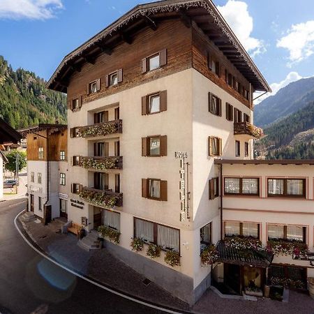Hotel Italia Canazei Exterior photo