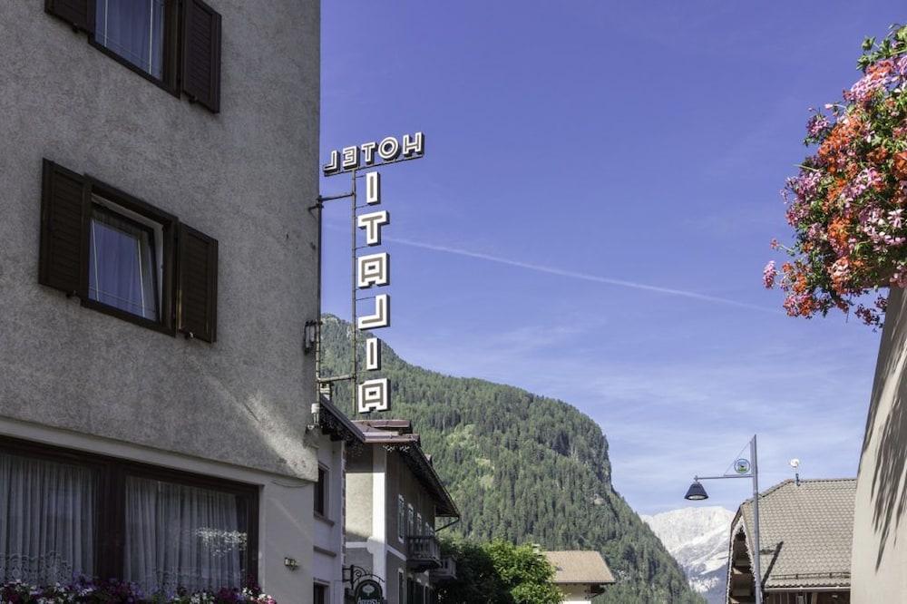Hotel Italia Canazei Exterior photo